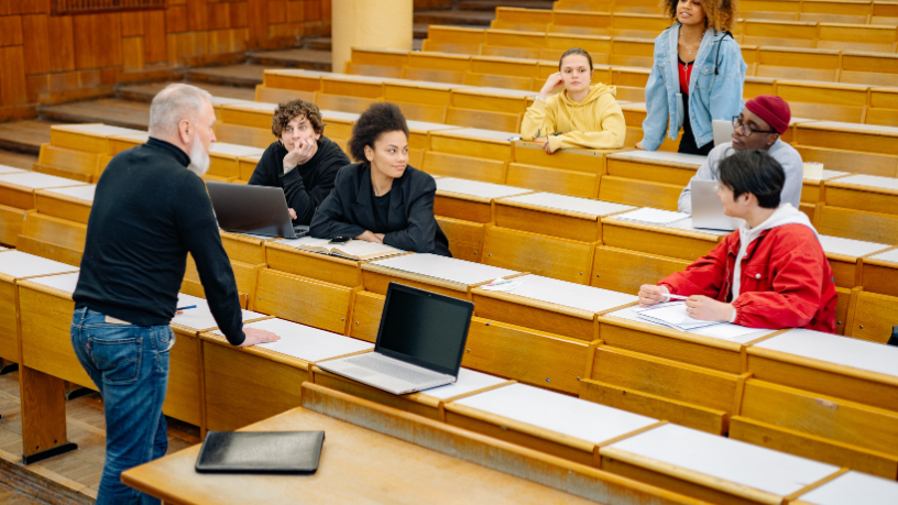 Julgamento Banal no TSE e Suas Implicações Políticas: Análise Crítica
